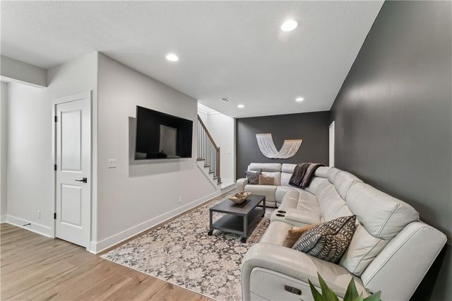 1008 Churchill Circle, Raymore, MO 64083