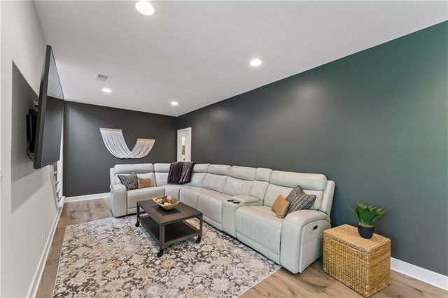 1008 Churchill Circle, Raymore, MO 64083
