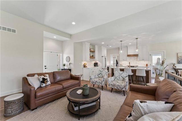 1008 Churchill Circle, Raymore, MO 64083
