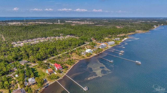 5503 Soundside Dr, Gulf Breeze, FL 32563
