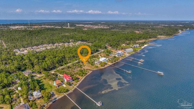 5503 Soundside Dr, Gulf Breeze, FL 32563