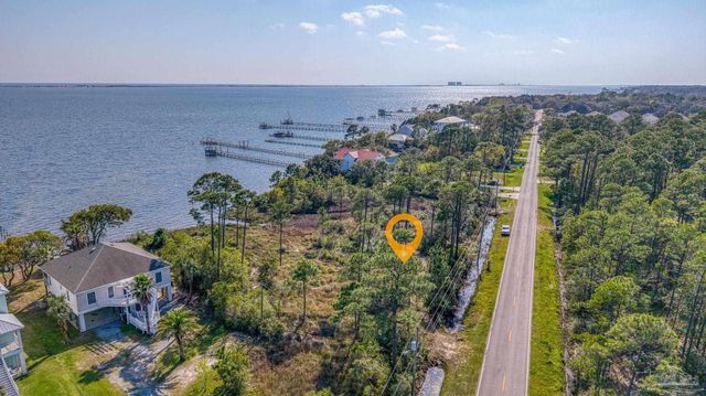 5503 Soundside Dr, Gulf Breeze, FL 32563