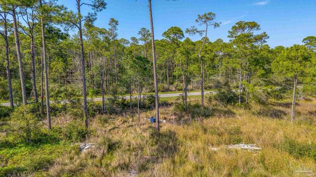 5503 Soundside Dr, Gulf Breeze, FL 32563