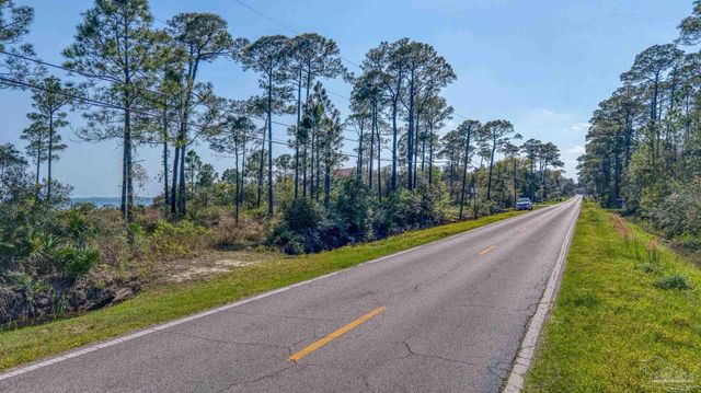 5503 Soundside Dr, Gulf Breeze, FL 32563