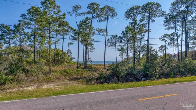 5503 Soundside Dr, Gulf Breeze, FL 32563
