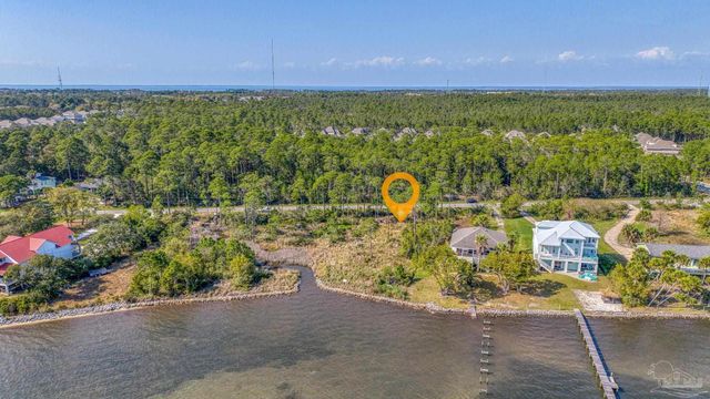 5503 Soundside Dr, Gulf Breeze, FL 32563