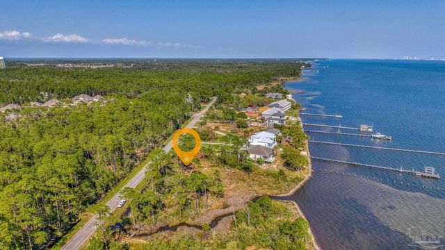 5503 Soundside Dr, Gulf Breeze, FL 32563