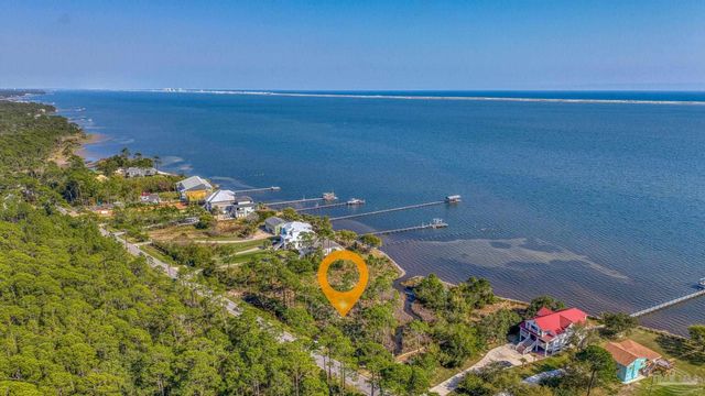 5503 Soundside Dr, Gulf Breeze, FL 32563