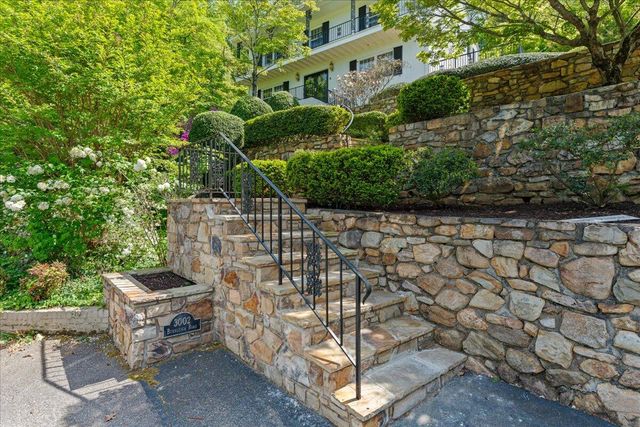 3002 Burnleigh RD, Roanoke, VA 24014