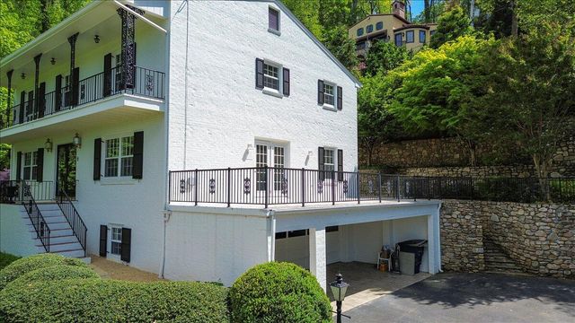 3002 Burnleigh RD, Roanoke, VA 24014