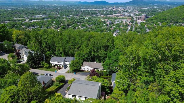 3002 Burnleigh RD, Roanoke, VA 24014