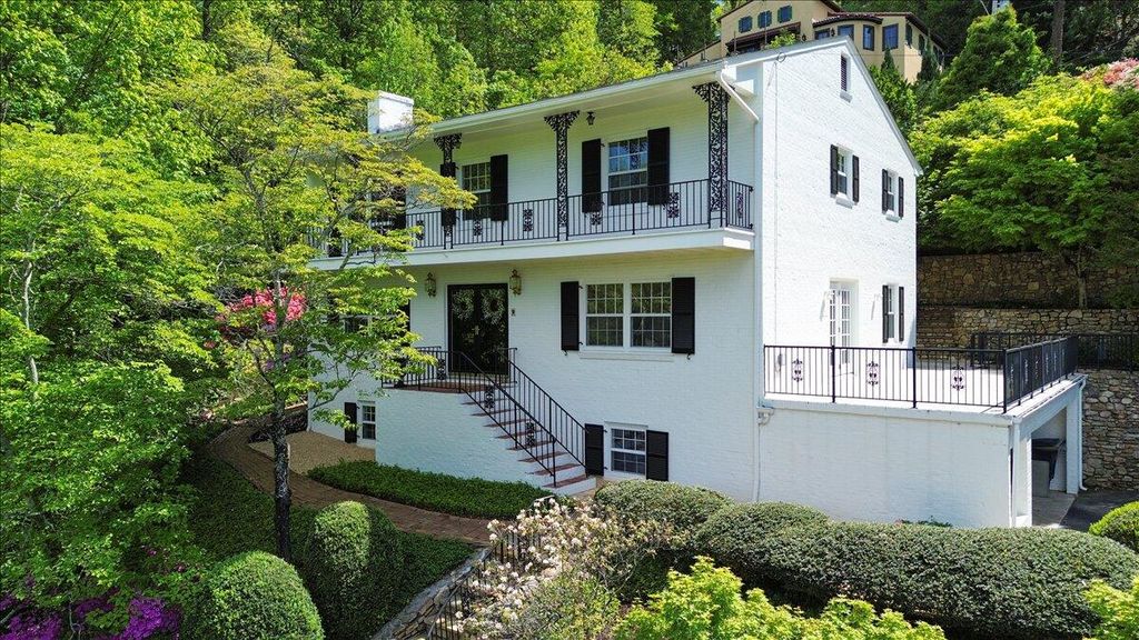 3002 Burnleigh RD, Roanoke, VA 24014