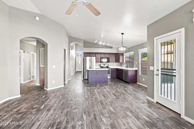 6421 W WAHALLA Lane, Glendale, AZ 85308