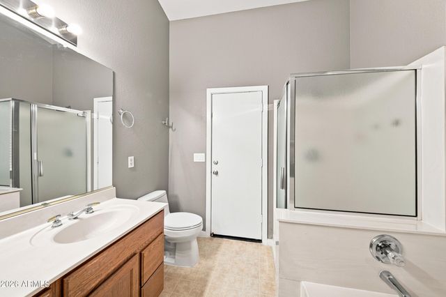 6421 W WAHALLA Lane, Glendale, AZ 85308