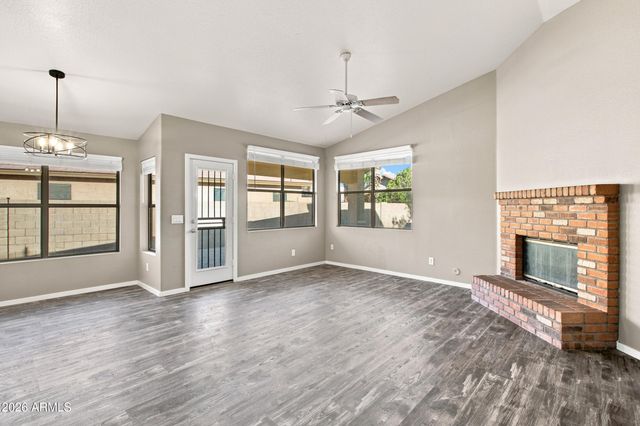6421 W WAHALLA Lane, Glendale, AZ 85308