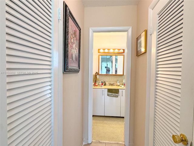 2300 Park Lane 105, Hollywood, FL 33021