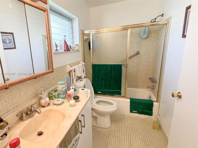 2300 Park Lane 105, Hollywood, FL 33021