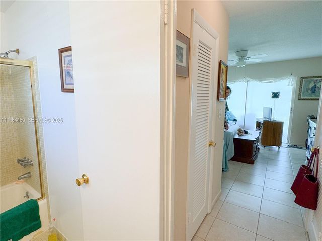 2300 Park Lane 105, Hollywood, FL 33021
