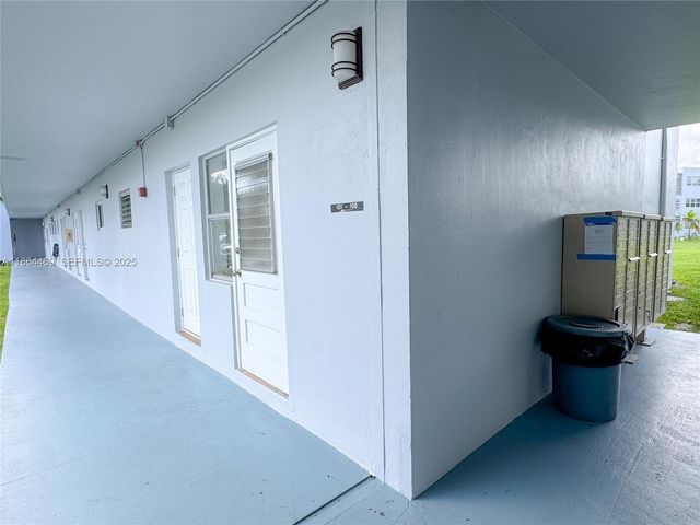 2300 Park Lane 105, Hollywood, FL 33021