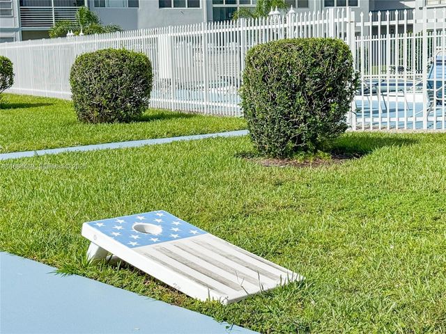 2300 Park Lane 105, Hollywood, FL 33021