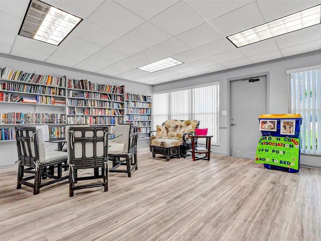 2300 Park Lane 105, Hollywood, FL 33021