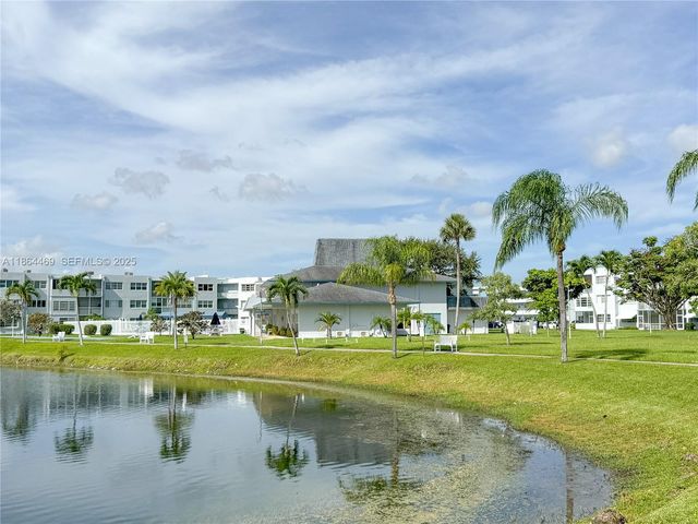 2300 Park Lane 105, Hollywood, FL 33021