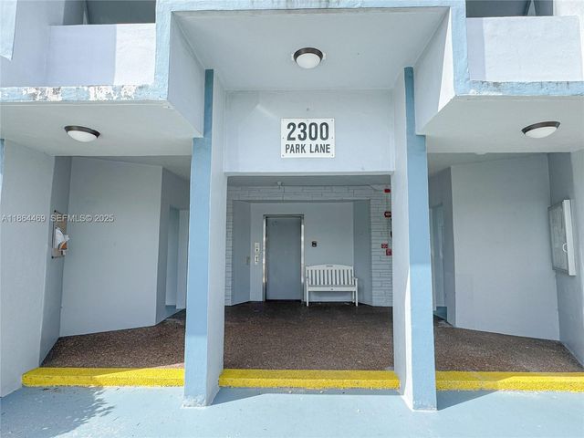 2300 Park Lane 105, Hollywood, FL 33021