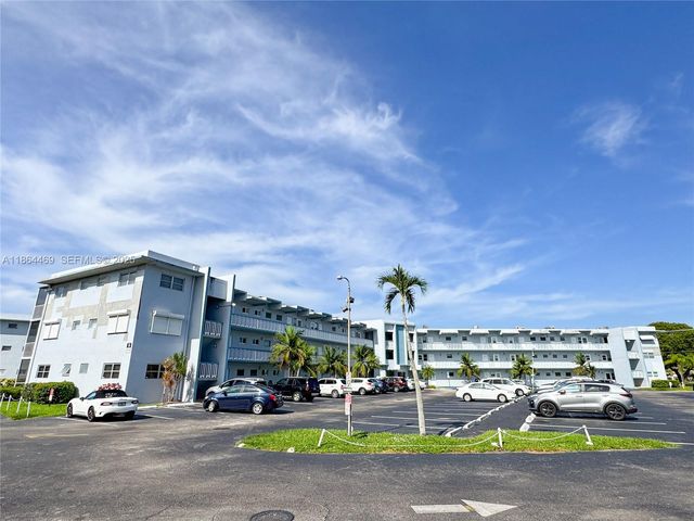 2300 Park Lane 105, Hollywood, FL 33021
