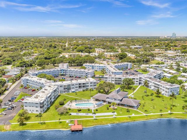 2300 Park Lane 105, Hollywood, FL 33021