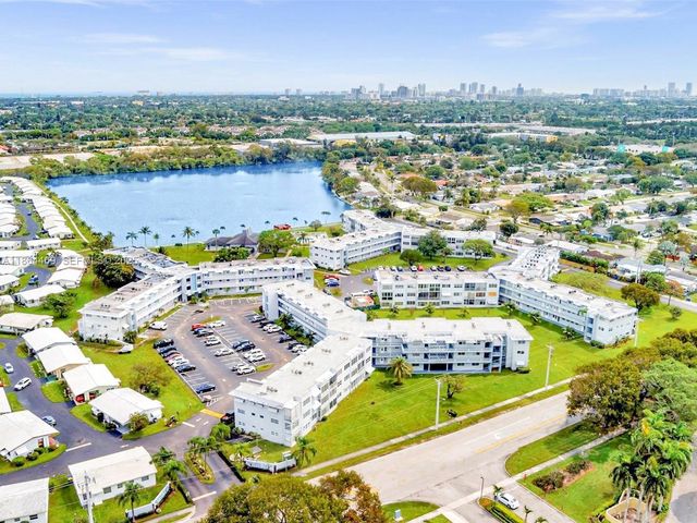 2300 Park Lane 105, Hollywood, FL 33021
