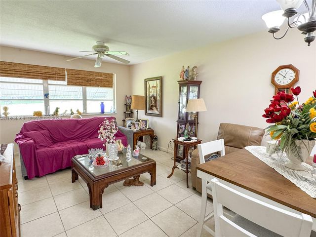2300 Park Lane 105, Hollywood, FL 33021