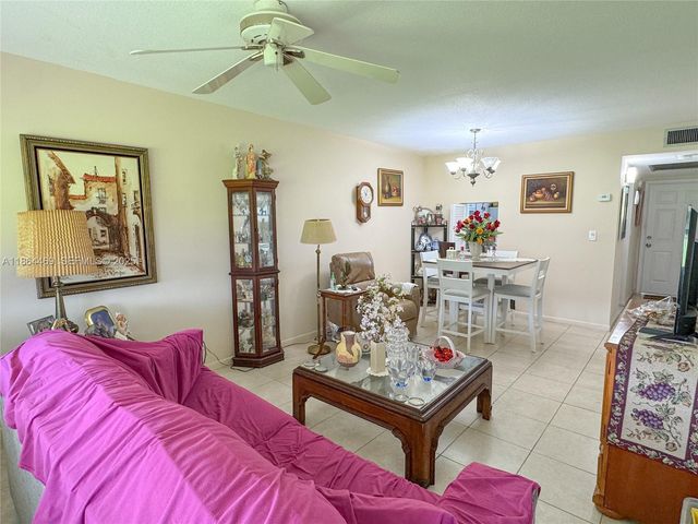 2300 Park Lane 105, Hollywood, FL 33021