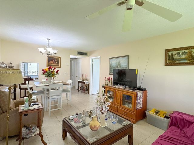 2300 Park Lane 105, Hollywood, FL 33021