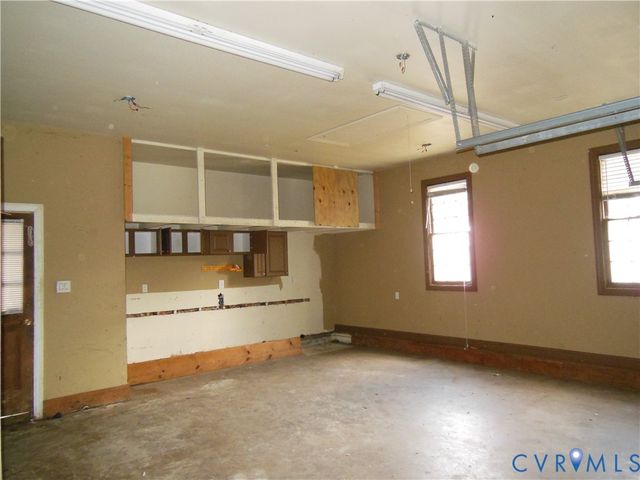 4520 Crossgate Rd, Chester, VA 23831