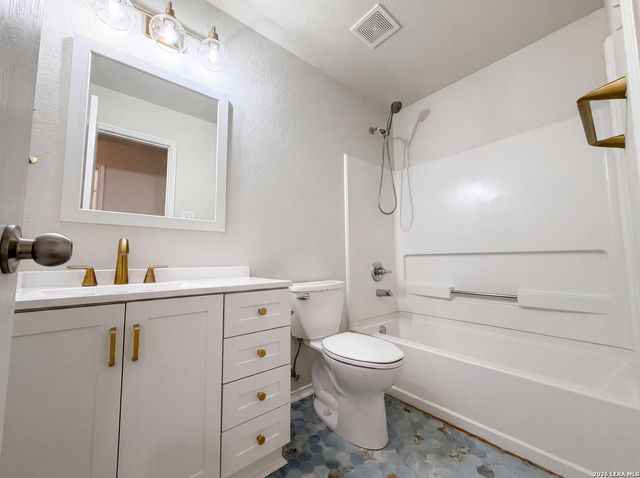 333 LONGHORN WAY, Cibolo, TX 78108