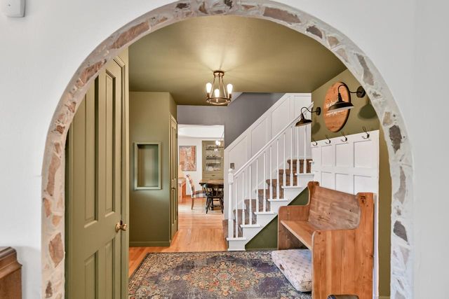 2500 Hemlock ROAD, Glendale, WI 53209