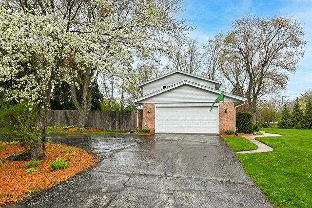 2500 Hemlock ROAD, Glendale, WI 53209
