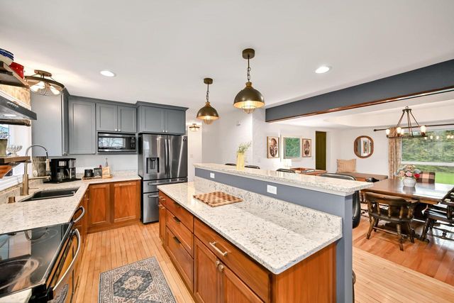 2500 Hemlock ROAD, Glendale, WI 53209