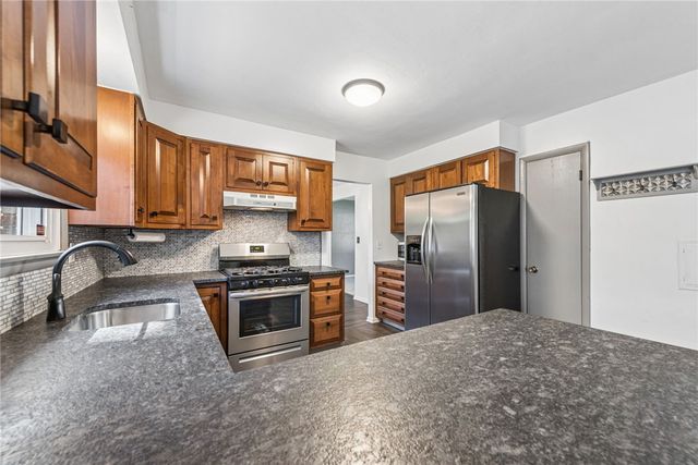 126 Jefferson Dr, Washington Twp, PA 15613