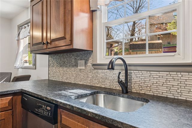 126 Jefferson Dr, Washington Twp, PA 15613