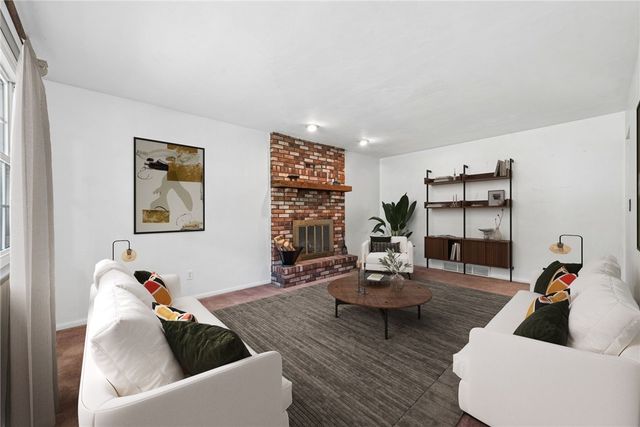 126 Jefferson Dr, Washington Twp, PA 15613