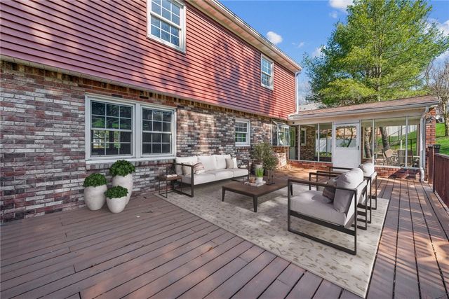 126 Jefferson Dr, Washington Twp, PA 15613