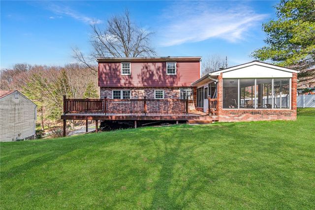 126 Jefferson Dr, Washington Twp, PA 15613