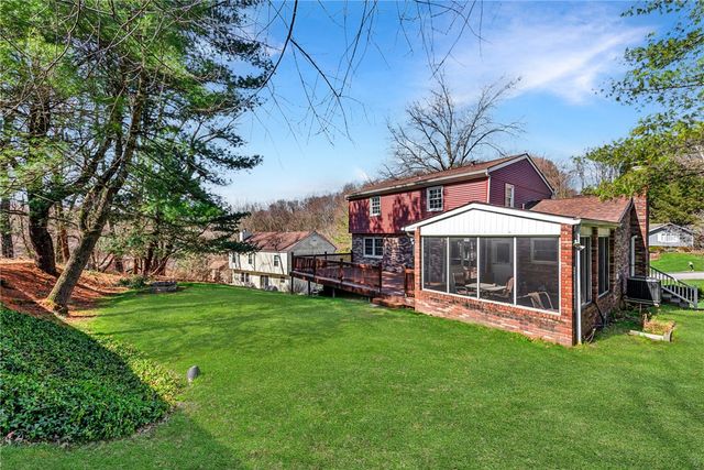 126 Jefferson Dr, Washington Twp, PA 15613