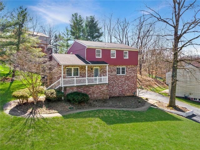 126 Jefferson Dr, Washington Twp, PA 15613