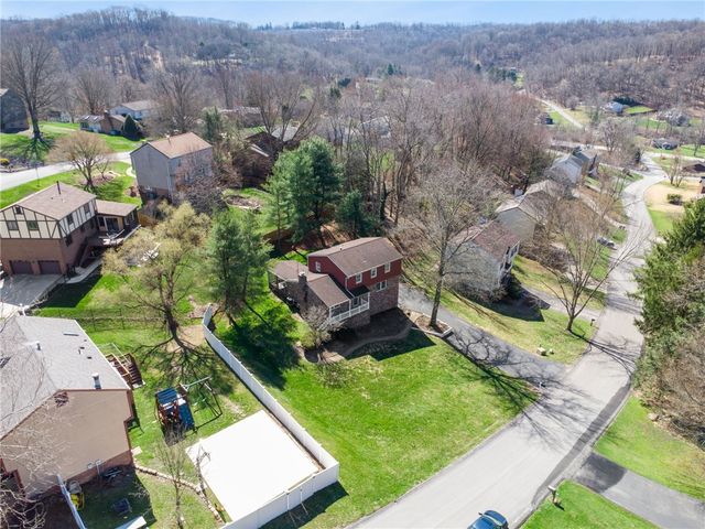 126 Jefferson Dr, Washington Twp, PA 15613