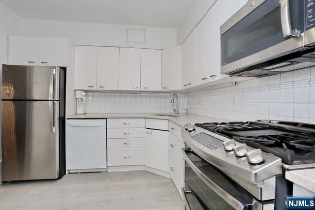 5 Horizon Road 1403, Fort Lee, NJ 07024