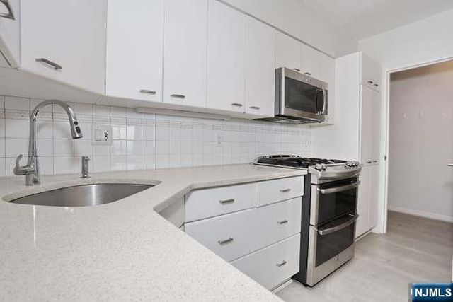 5 Horizon Road 1403, Fort Lee, NJ 07024