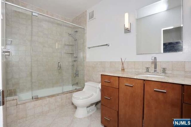 5 Horizon Road 1403, Fort Lee, NJ 07024