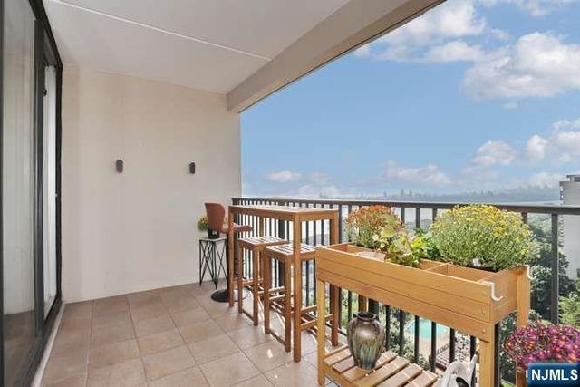 5 Horizon Road 1403, Fort Lee, NJ 07024